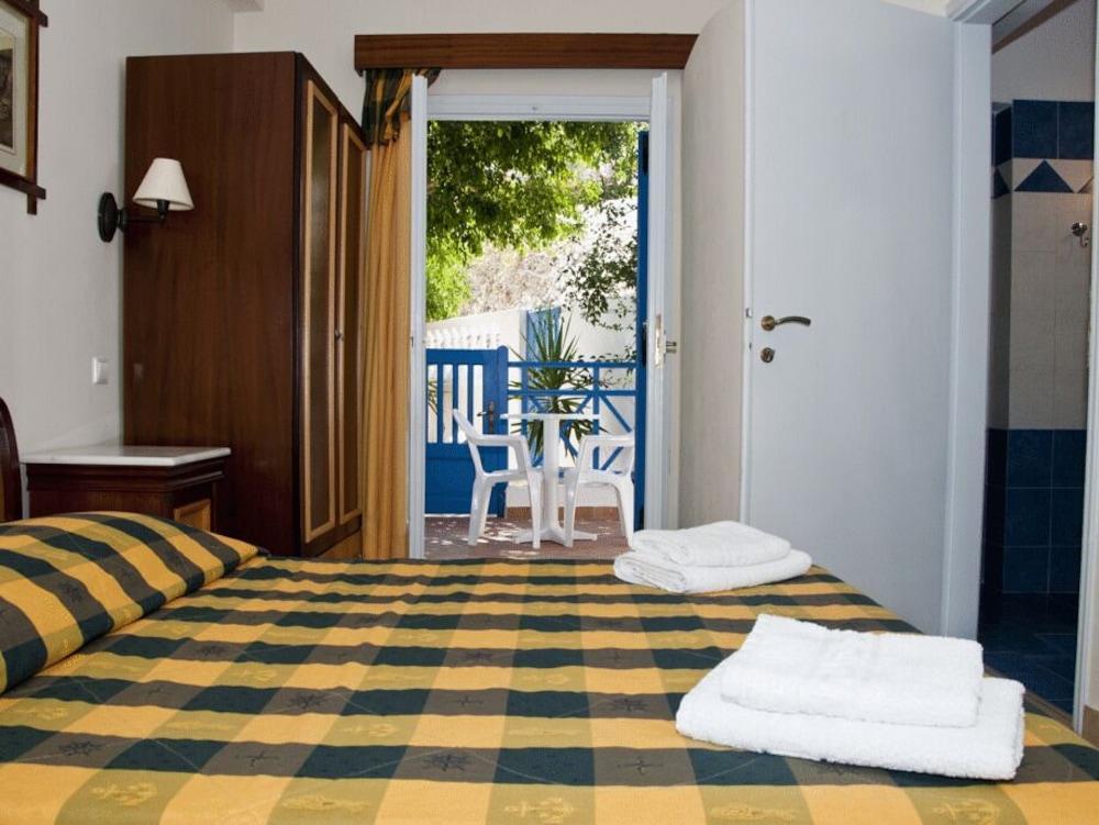 Karidis Hotel Kamári Buitenkant foto