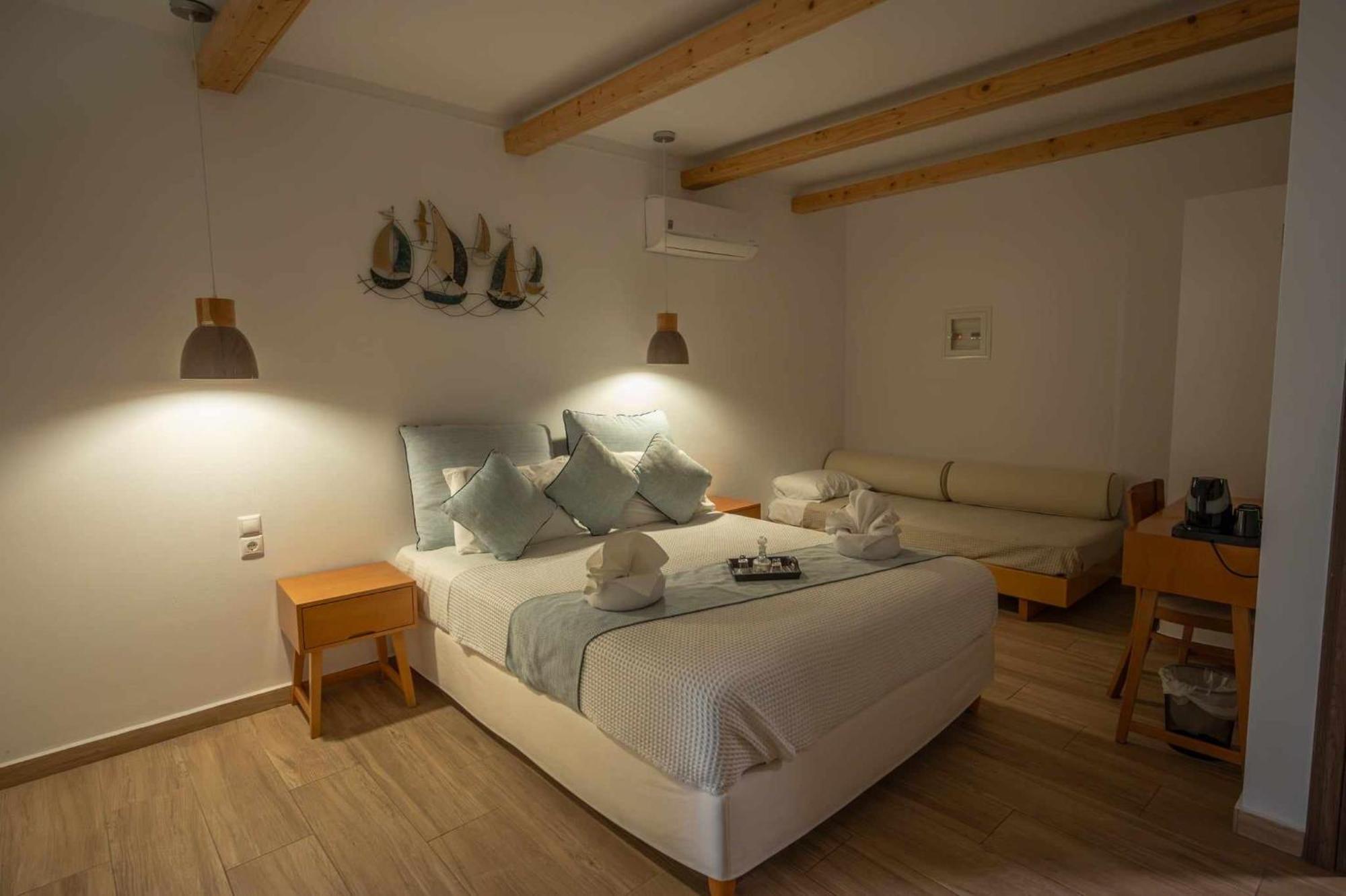 Karidis Hotel Kamári Buitenkant foto