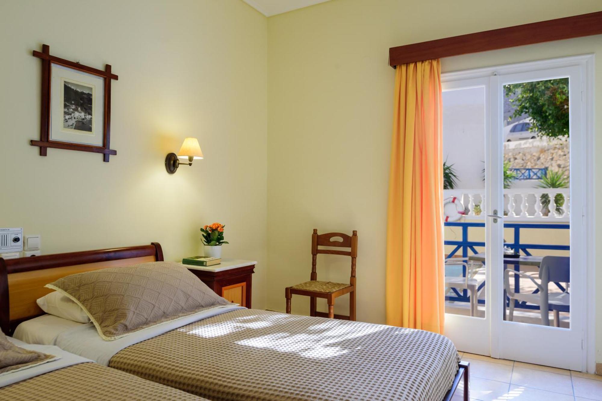 Karidis Hotel Kamári Buitenkant foto