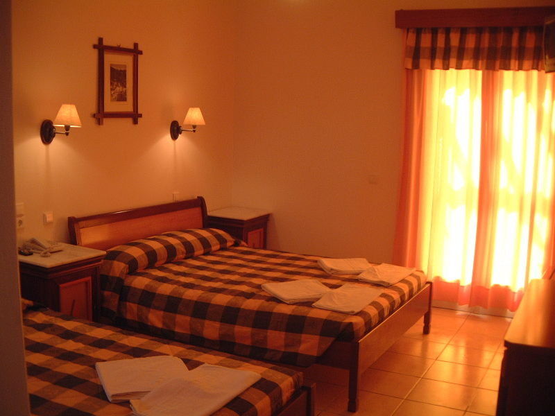 Karidis Hotel Kamári Buitenkant foto