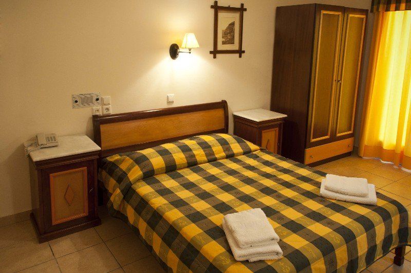 Karidis Hotel Kamári Buitenkant foto